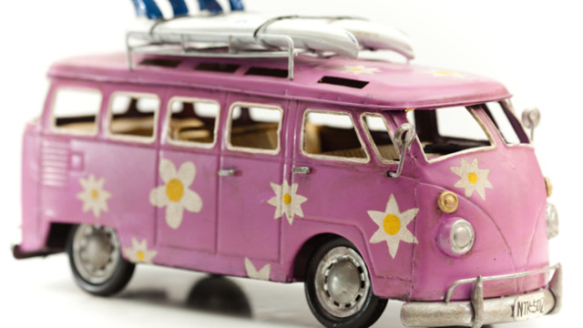 pink-minivan-640x360